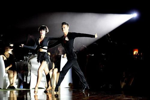 蛋仔摇手舞动作爆料视频,萌动全场，掀起舞蹈热潮！